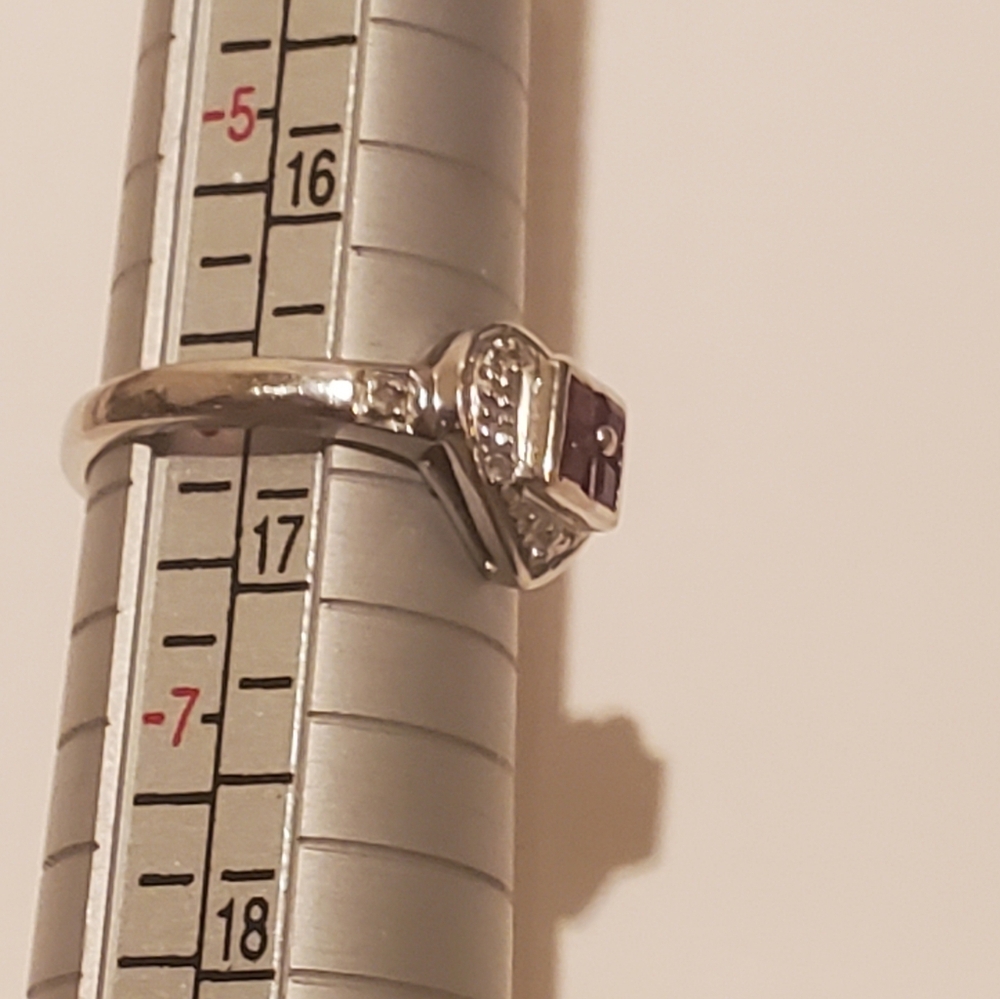 Heart-shaped Ruby Ring - Picture 4 of 5